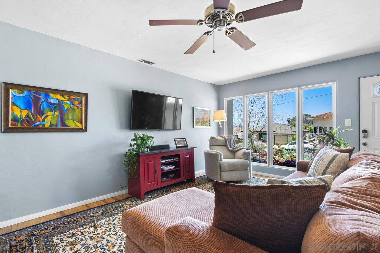 San Diego, CA 92107,4111 Atascadero Dr