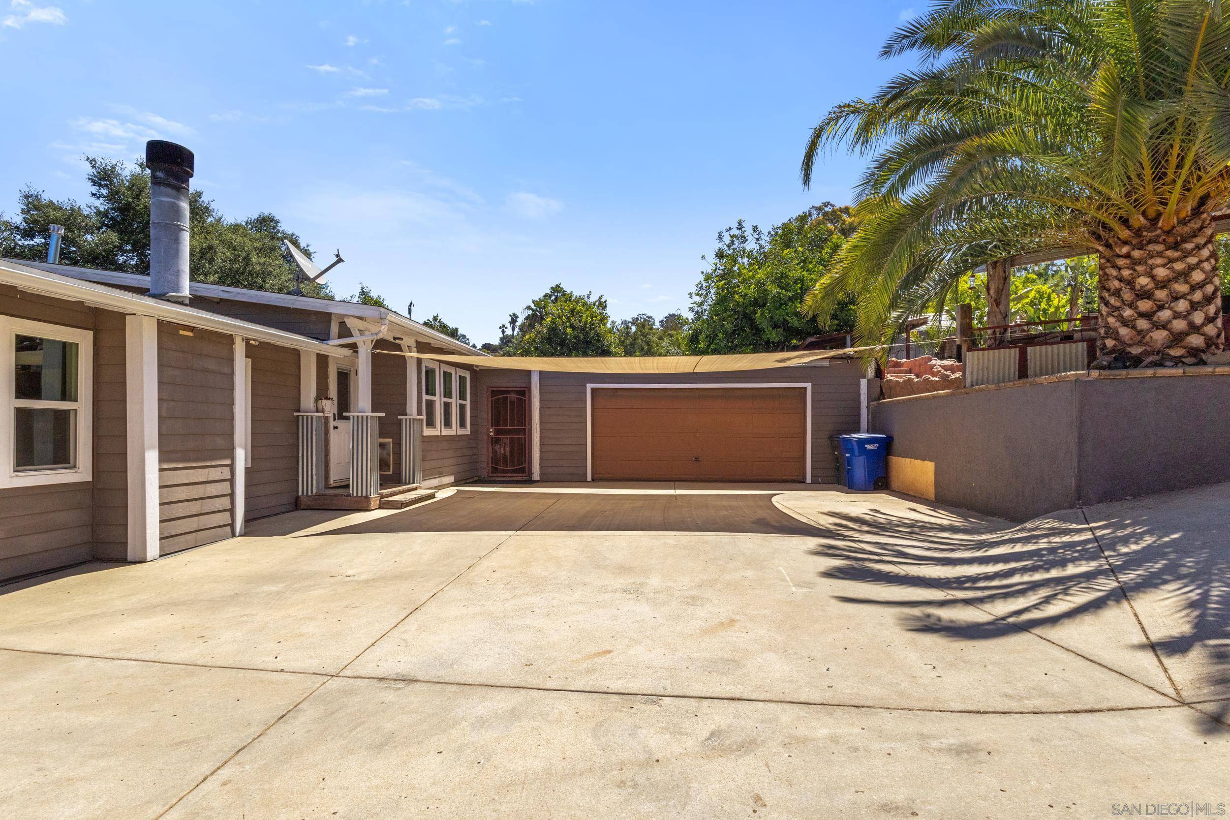 El Cajon, CA 92021,15415 Saint Lucy Ln
