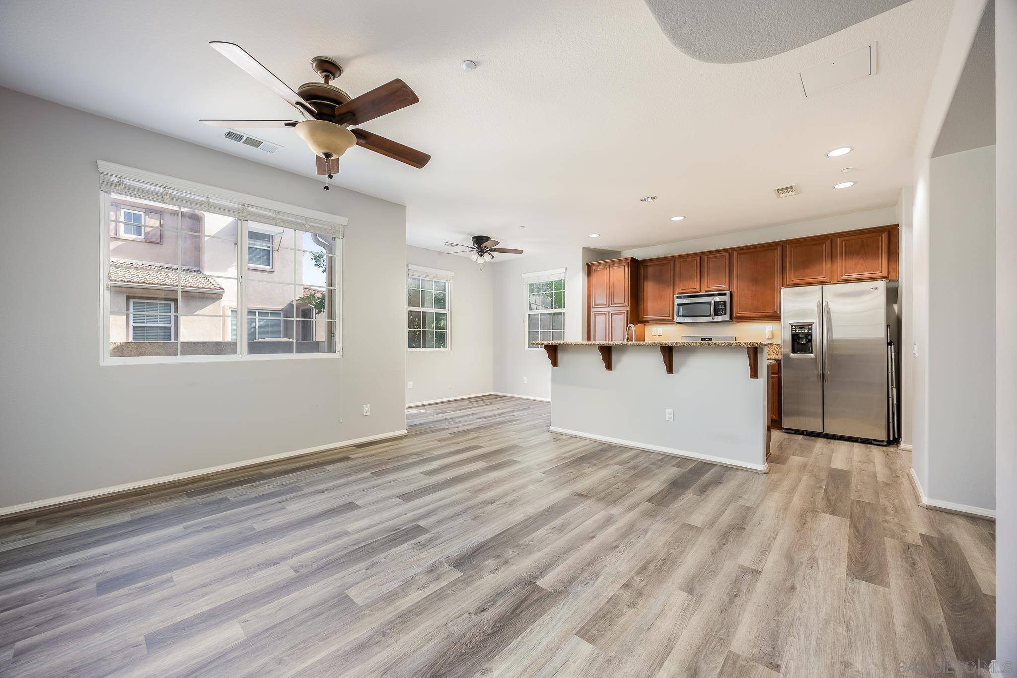 Temecula, CA 92592,44984 Hawthorn St #208