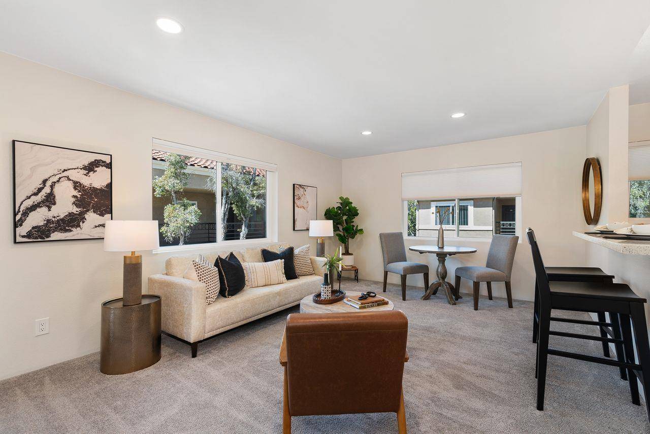 San Diego, CA 92122,7545 Charmant #1314
