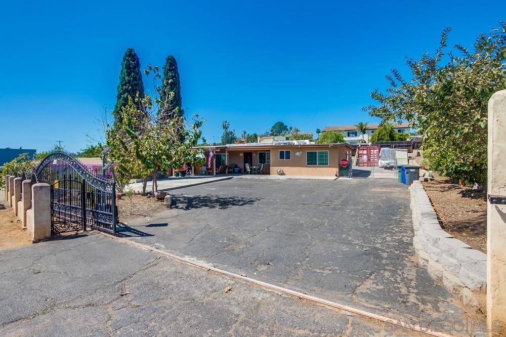 Vista, CA 92084,820 Frances Drive