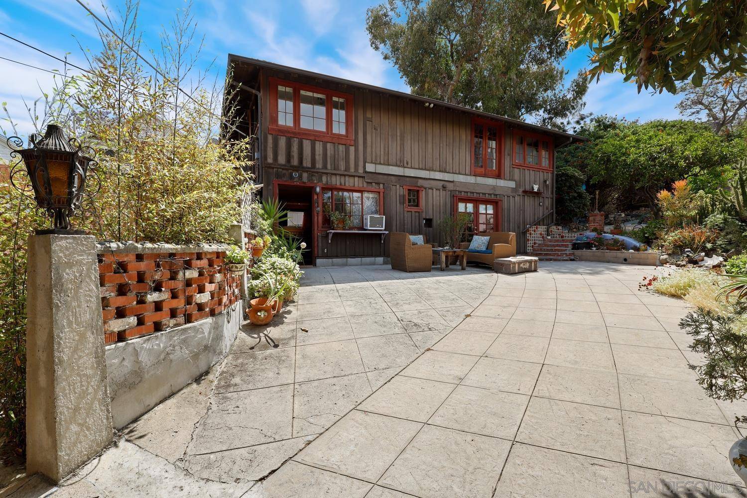Coronado, CA 92118,1536 10th St