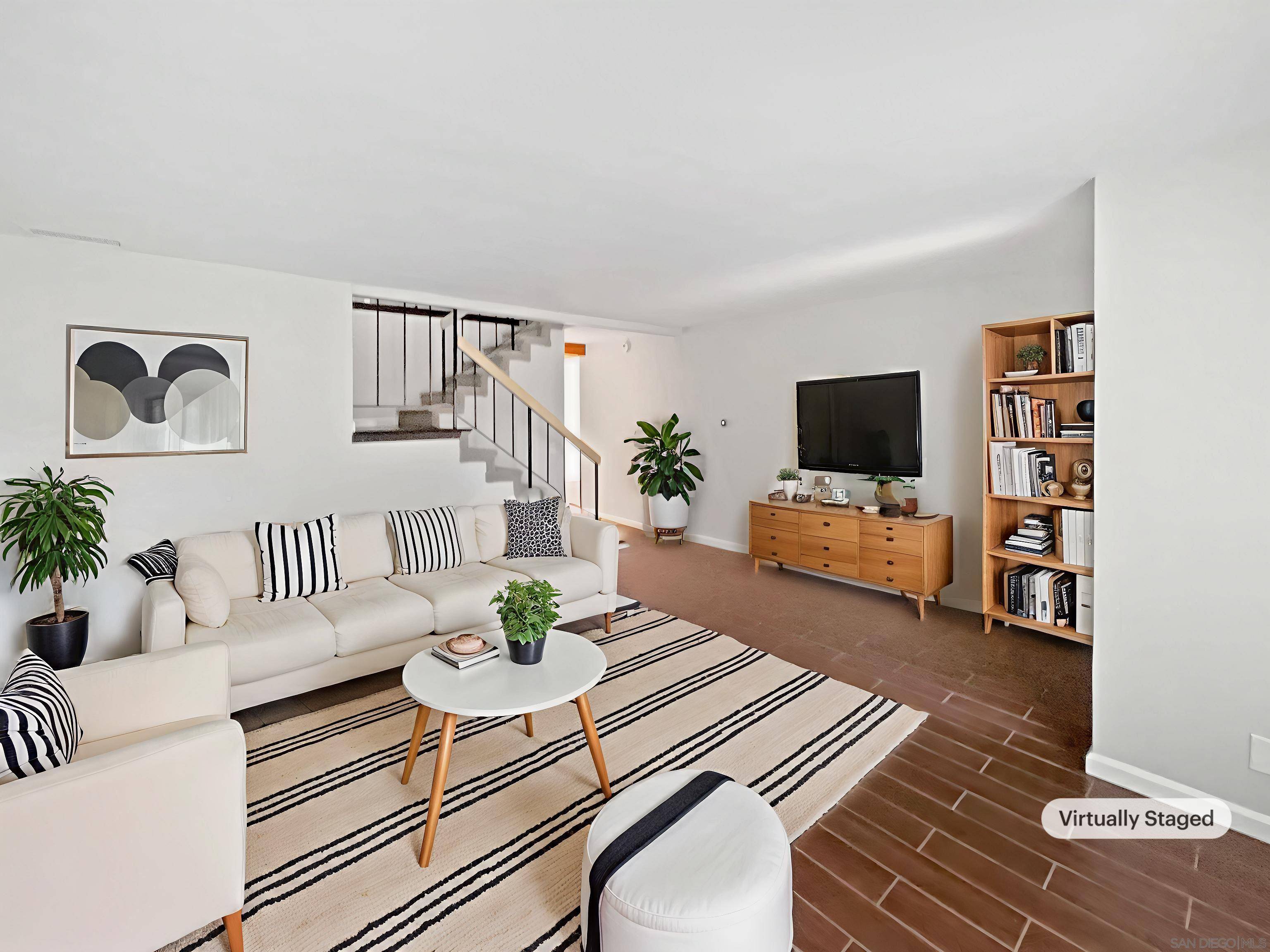 San Diego, CA 92124,9917 Park Crest Ln