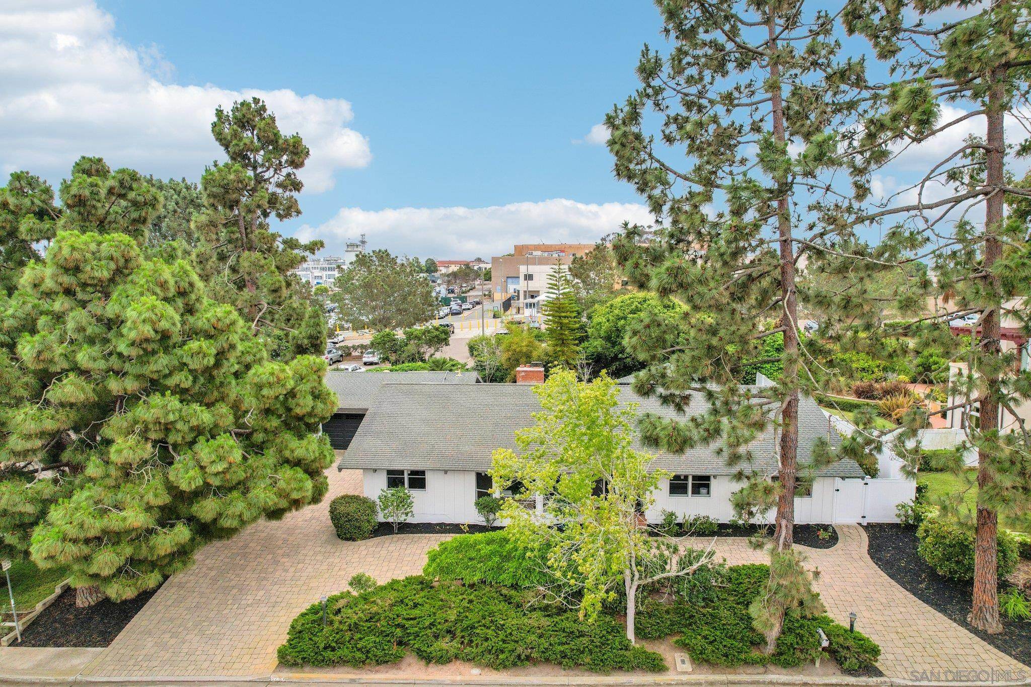 San Diego, CA 92106,3727 Cedarbrae Lane