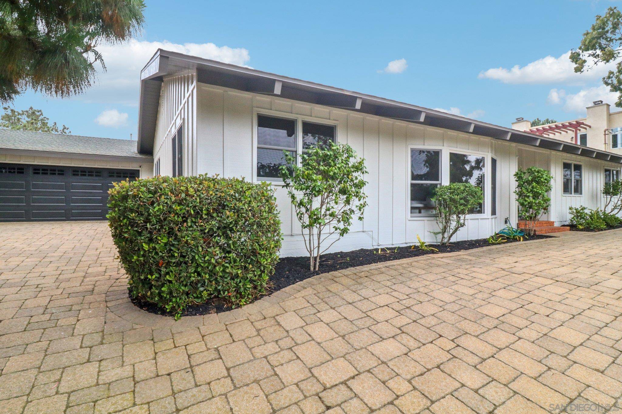 San Diego, CA 92106,3727 Cedarbrae Lane