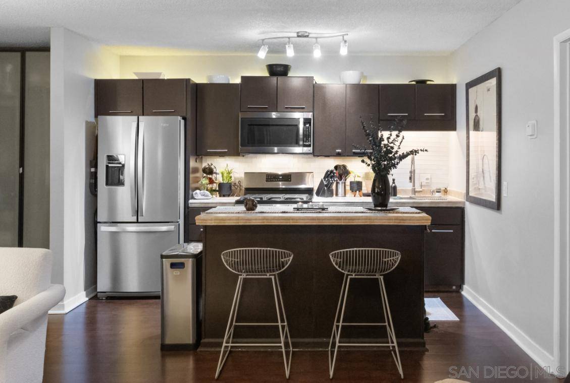 San Diego, CA 92103,720 W Lewis Street #6