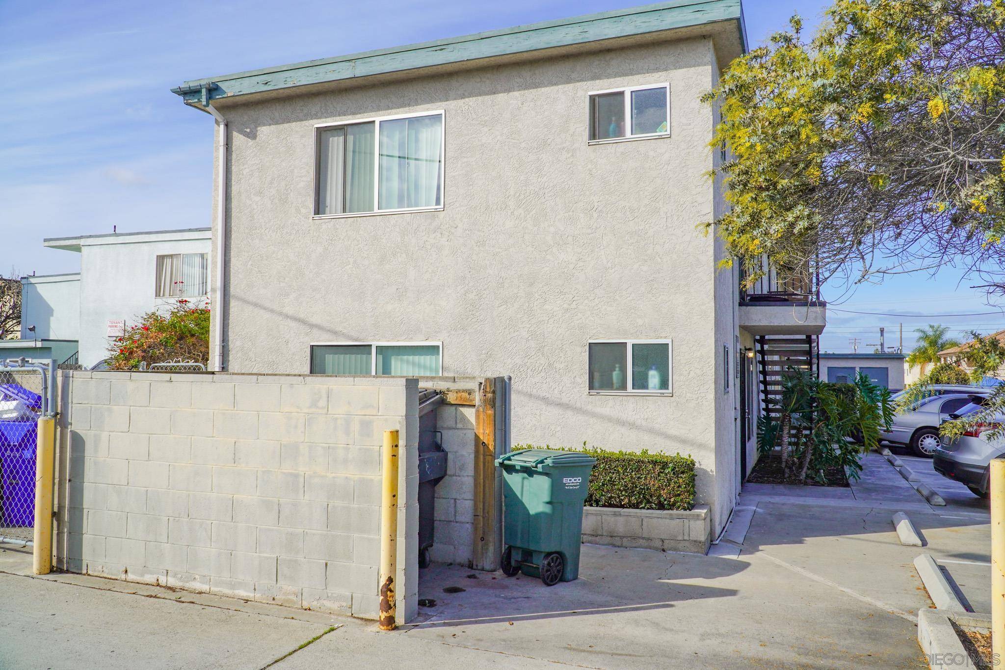 Imperial Beach, CA 91932,637 10th