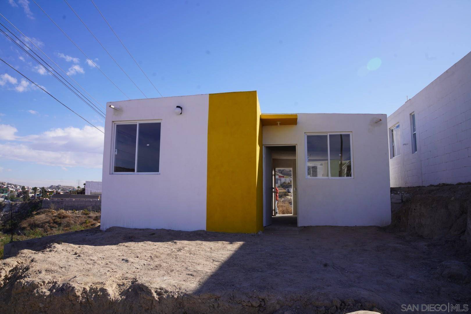 Tijuana, CA 99999,3 BLVD Prieto Azabache