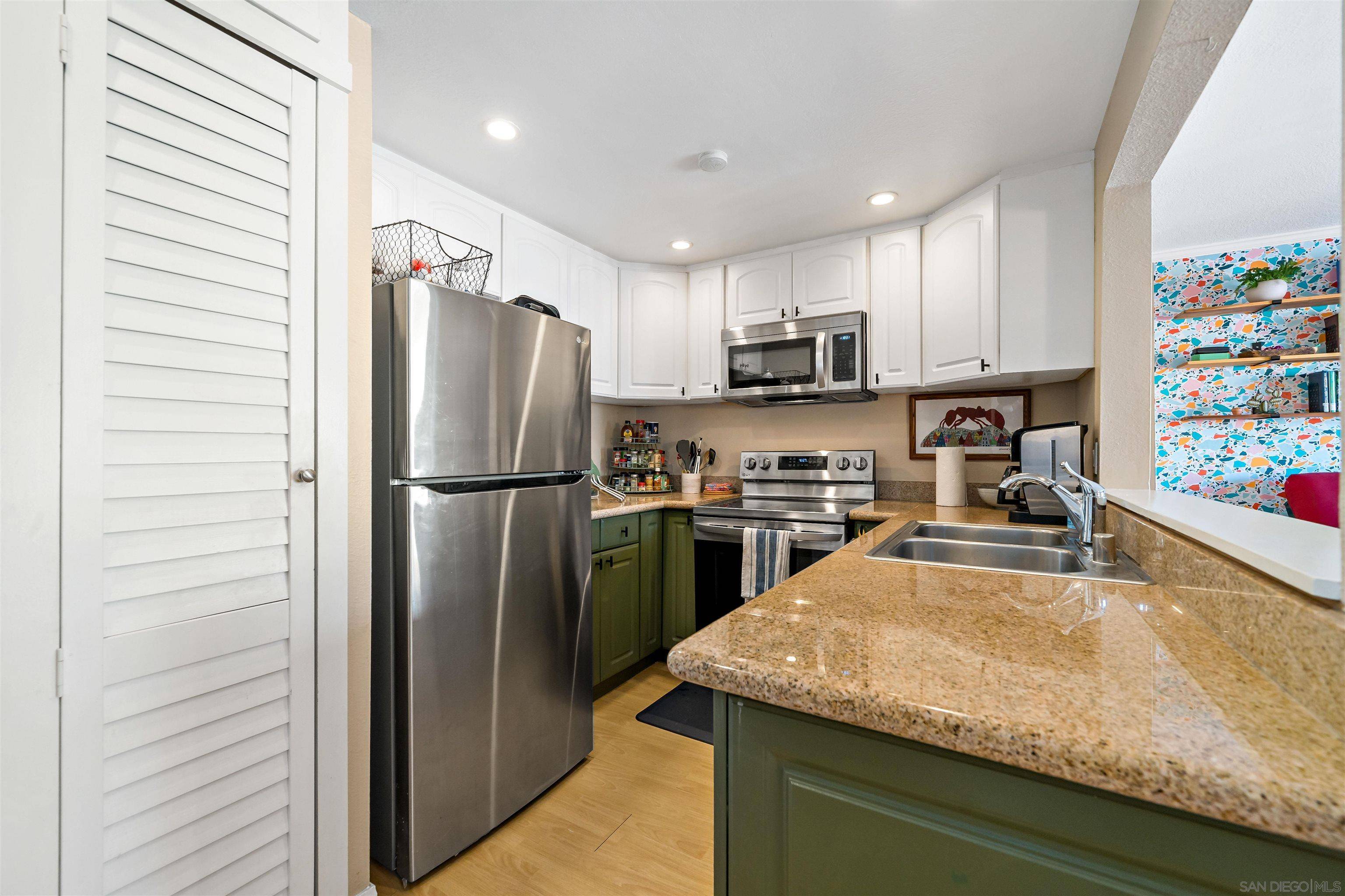 San Diego, CA 92102,2950 Broadway #24