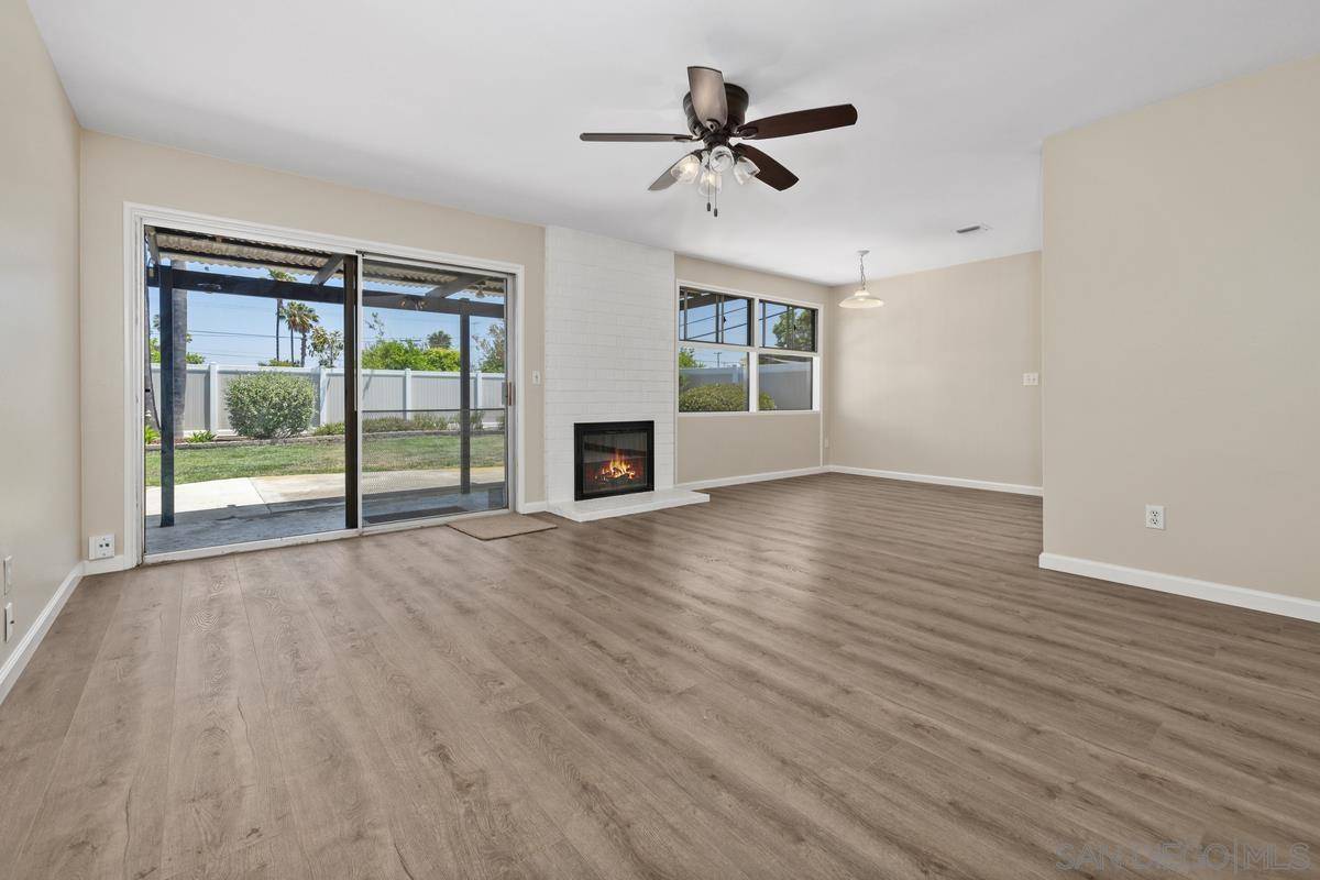 San Diego, CA 92117,3762 Conrad Ave