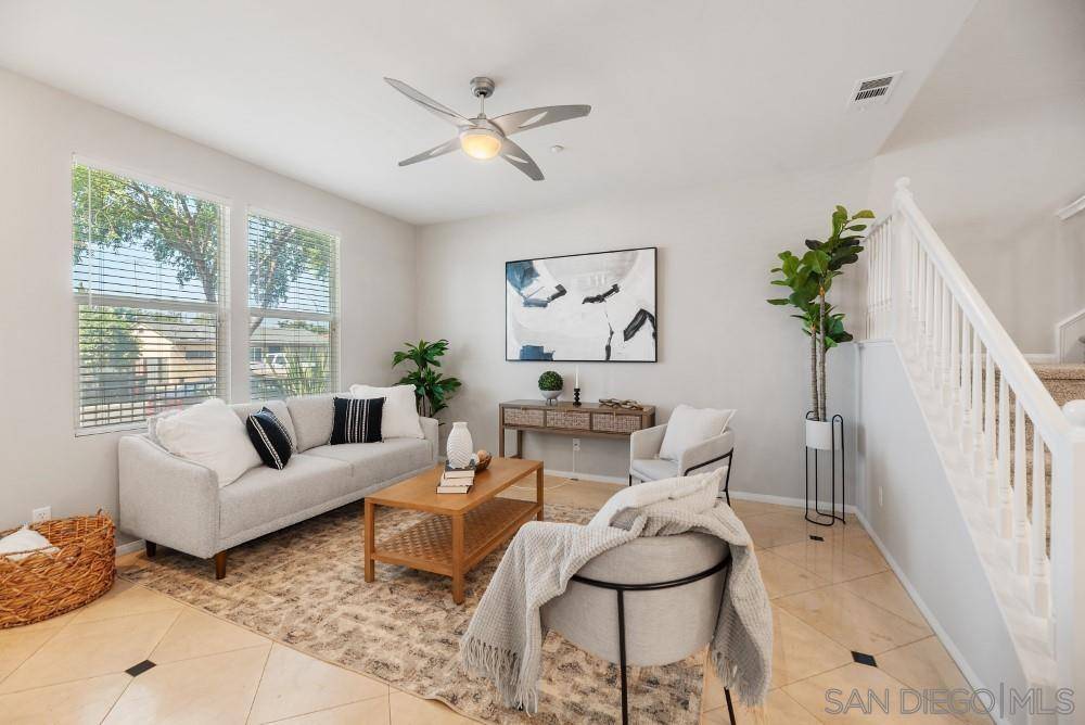 Vista, CA 92083,211 Calle Del Sol