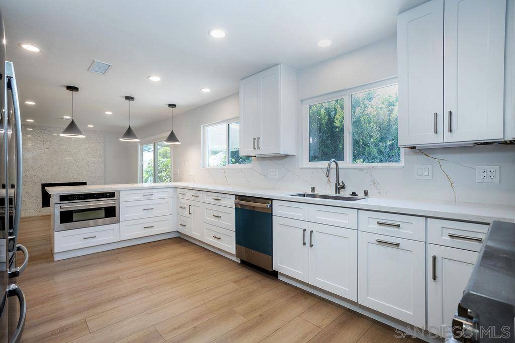 San Diego, CA 92109,5318 Vickie Dr