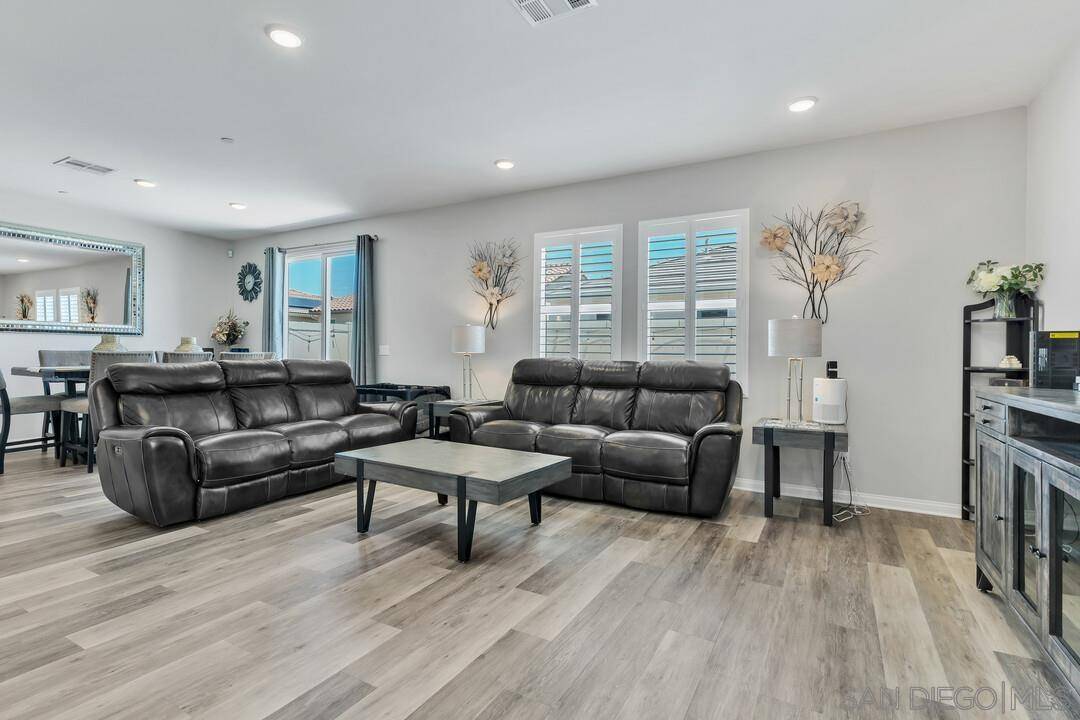 Santee, CA 92071,8612 Comiskey Way