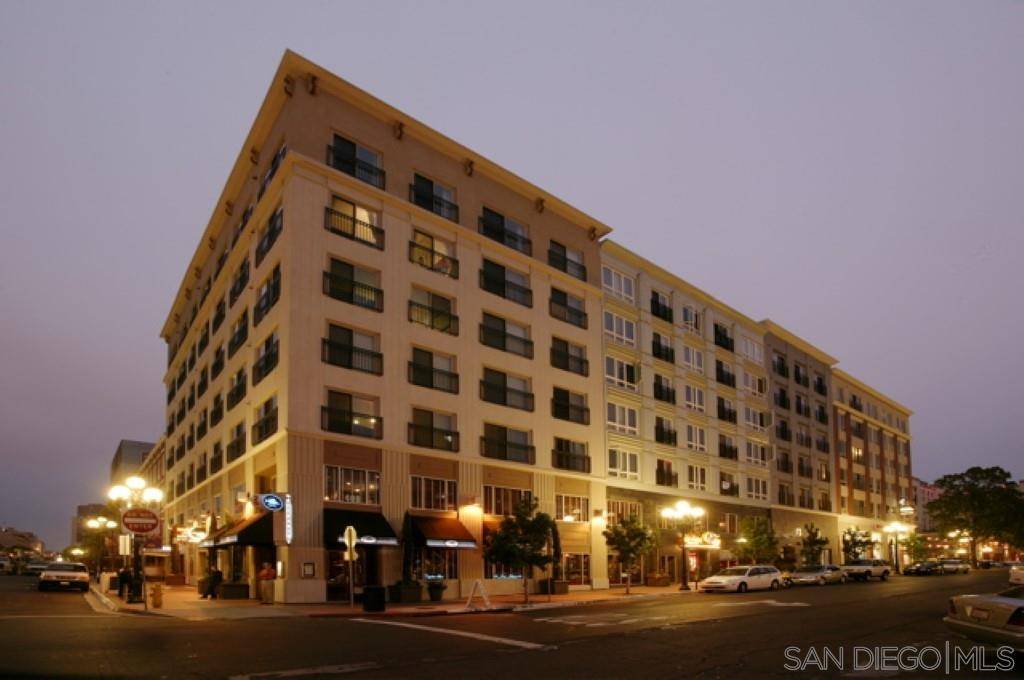 San Diego, CA 92101,450 J St #3011