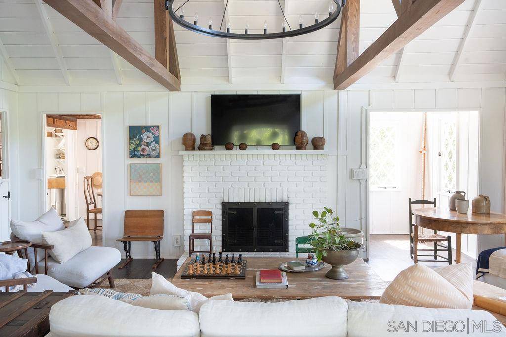 Encinitas, CA 92024,1602 Burgundy Rd