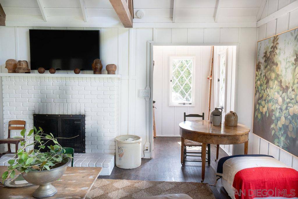Encinitas, CA 92024,1602 Burgundy Rd