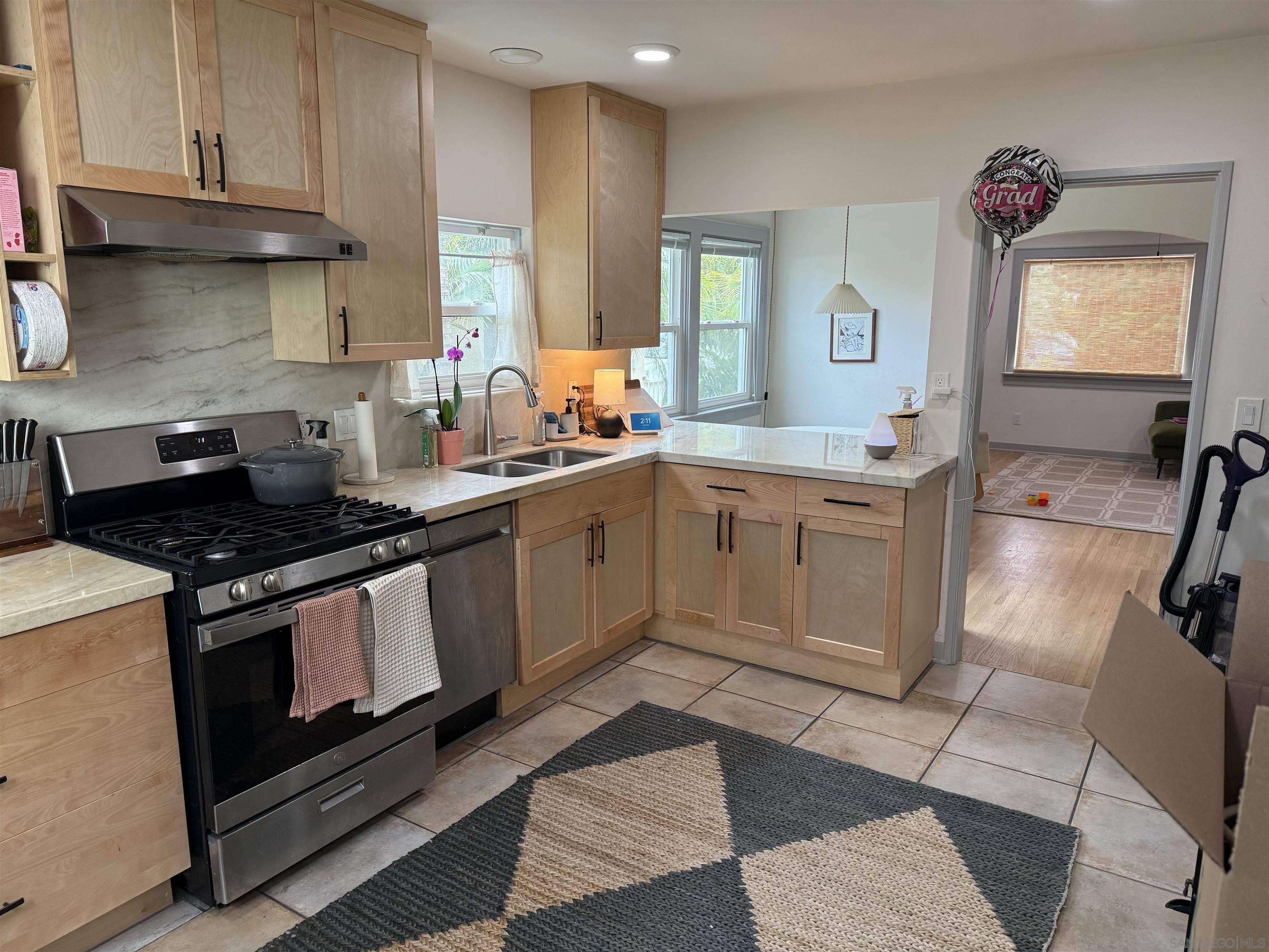 San Diego, CA 92107,4950 Cape May