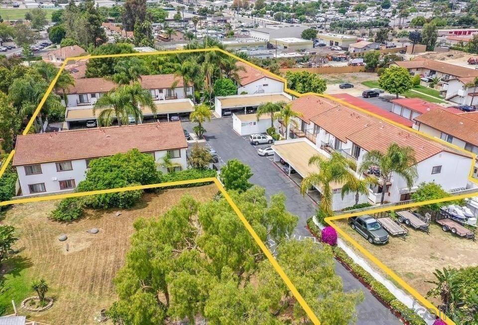 Vista, CA 92083,380 Plymouth Dr