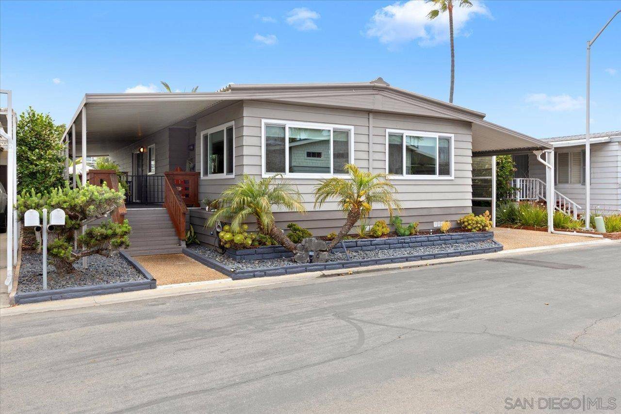 Carlsbad, CA 92011,7106 Santa Cruz #56