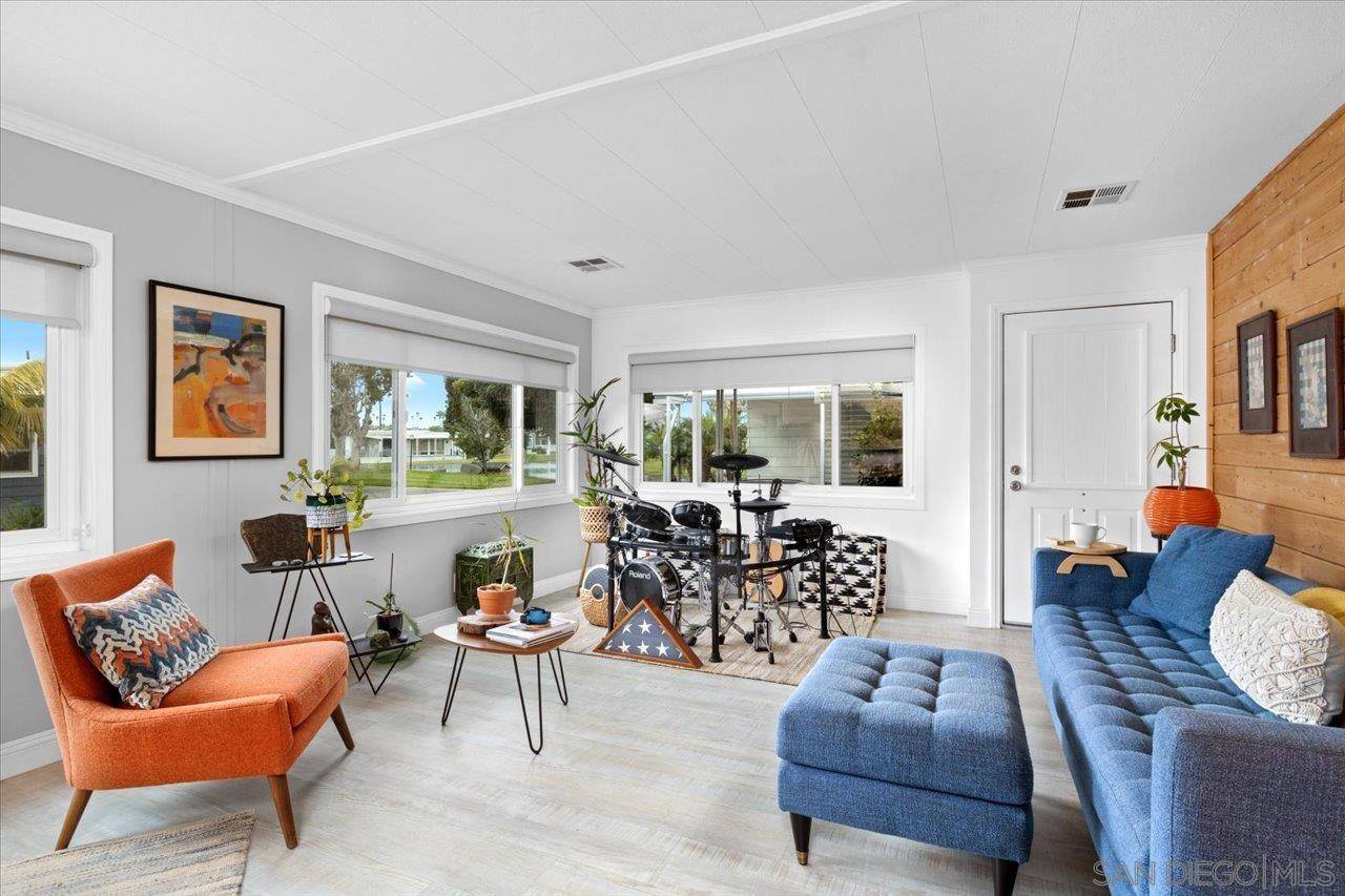 Carlsbad, CA 92011,7106 Santa Cruz #56
