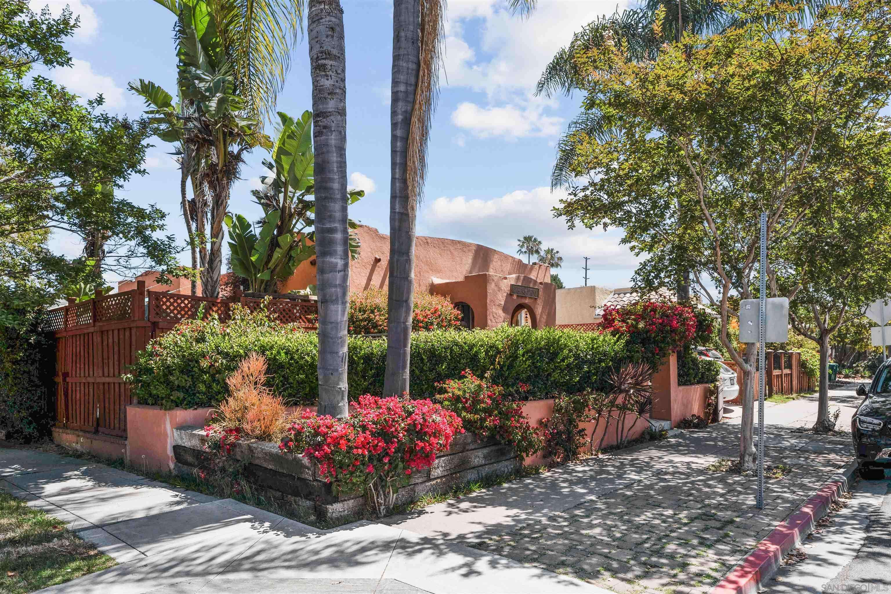 San Diego, CA 92116,3262 Meade Ave