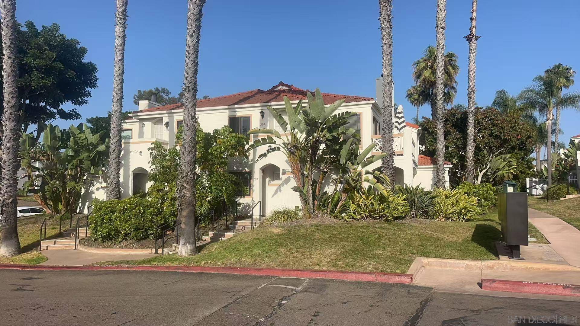 San Diego, CA 92129,9302 Twin Trails Dr #204