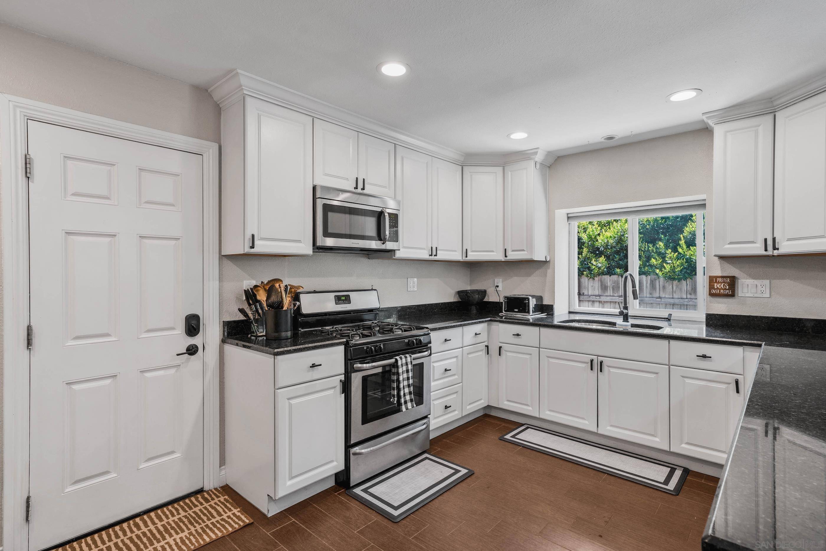 Escondido, CA 92026,1701 Rosemary Ct