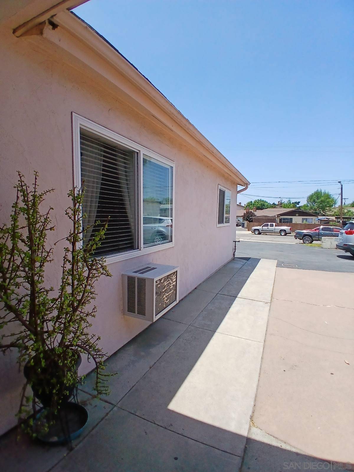 El Cajon, CA 92021,769 McClure Street