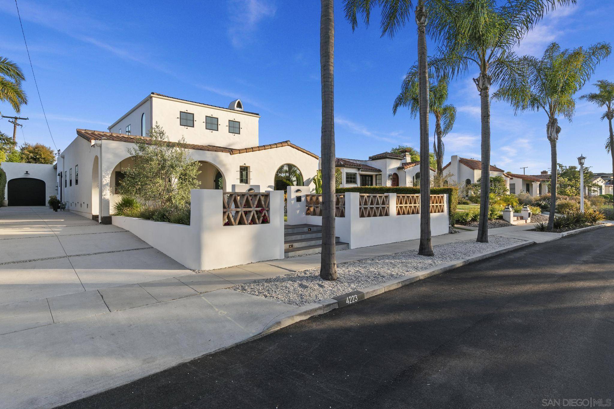 San Diego, CA 92116,4223 Middlesex Dr
