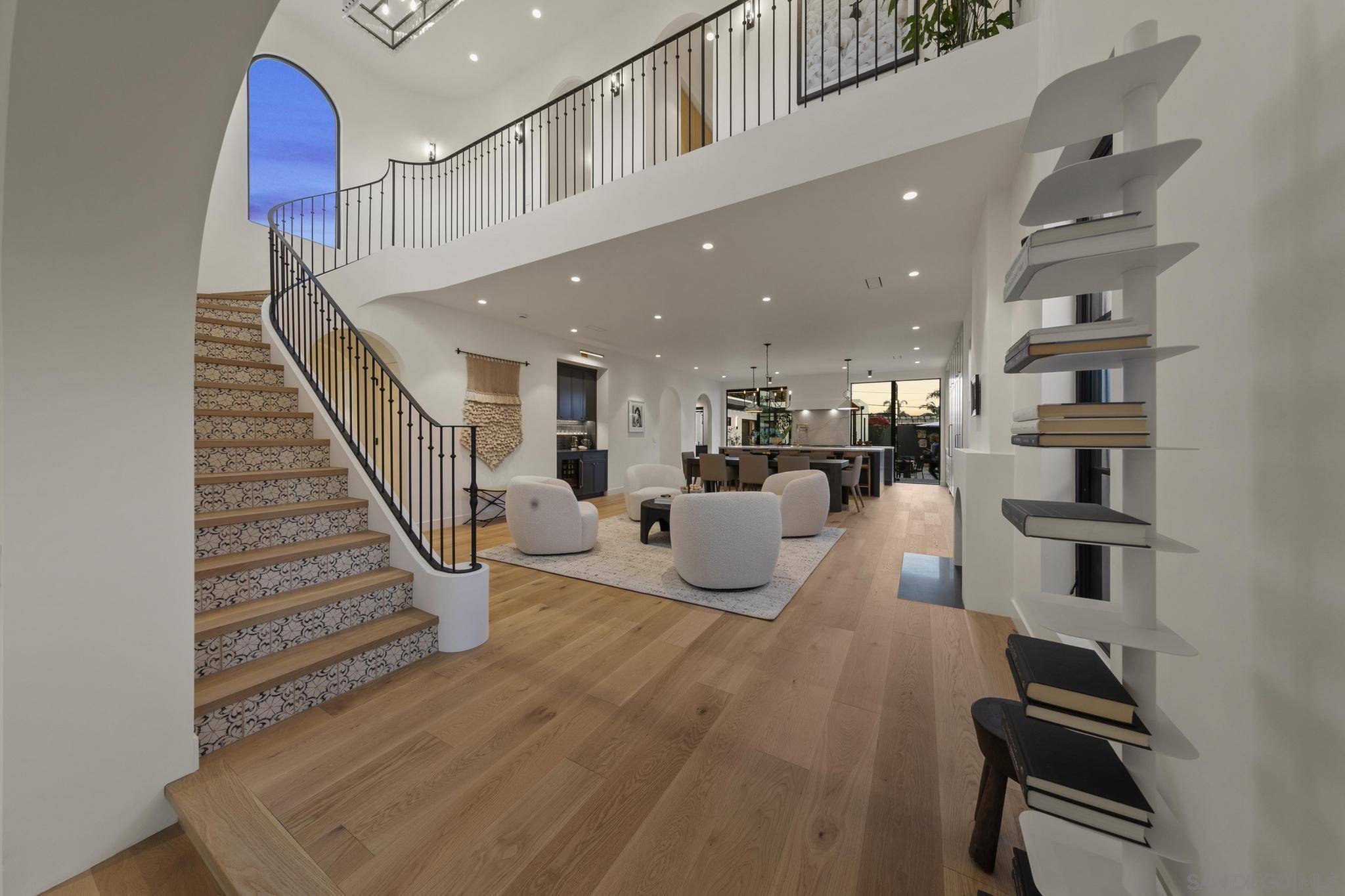 San Diego, CA 92116,4223 Middlesex Dr
