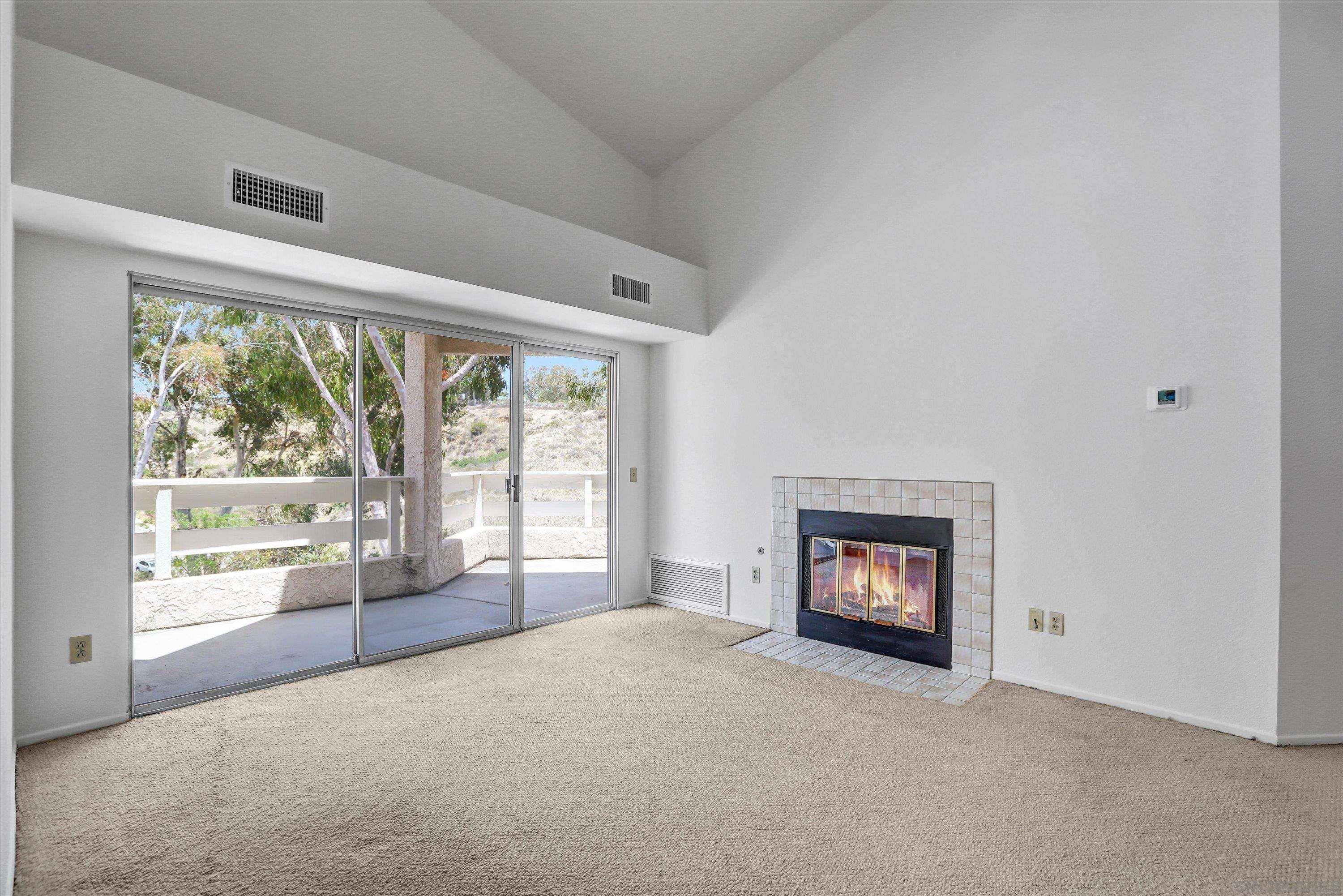 San Diego, CA 92111,7283 Camino Degrazia #15