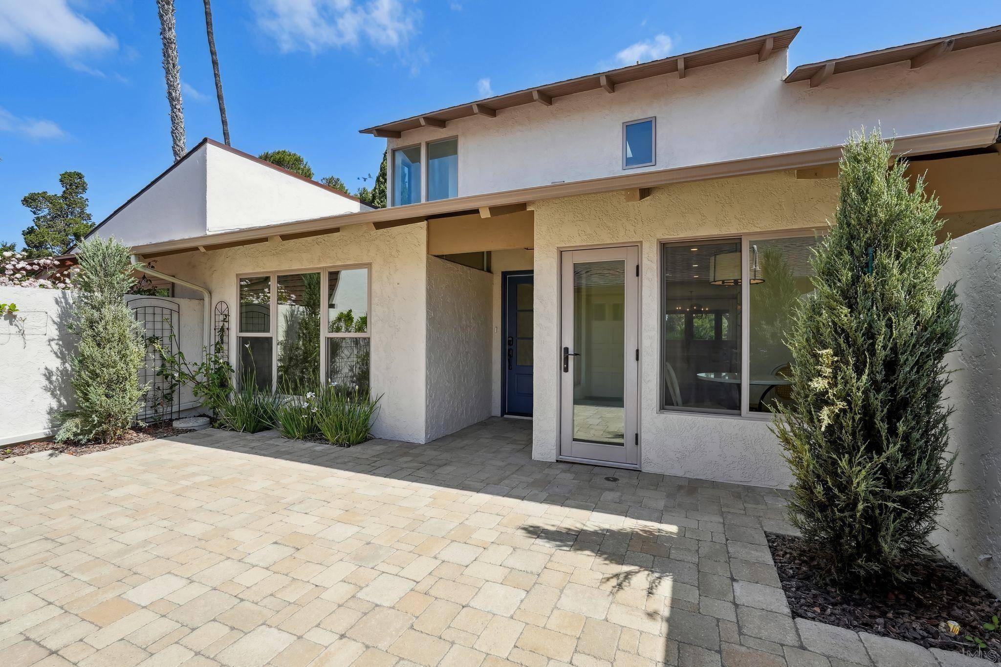 Rancho Santa Fe, CA 92091,211 Via Osuna