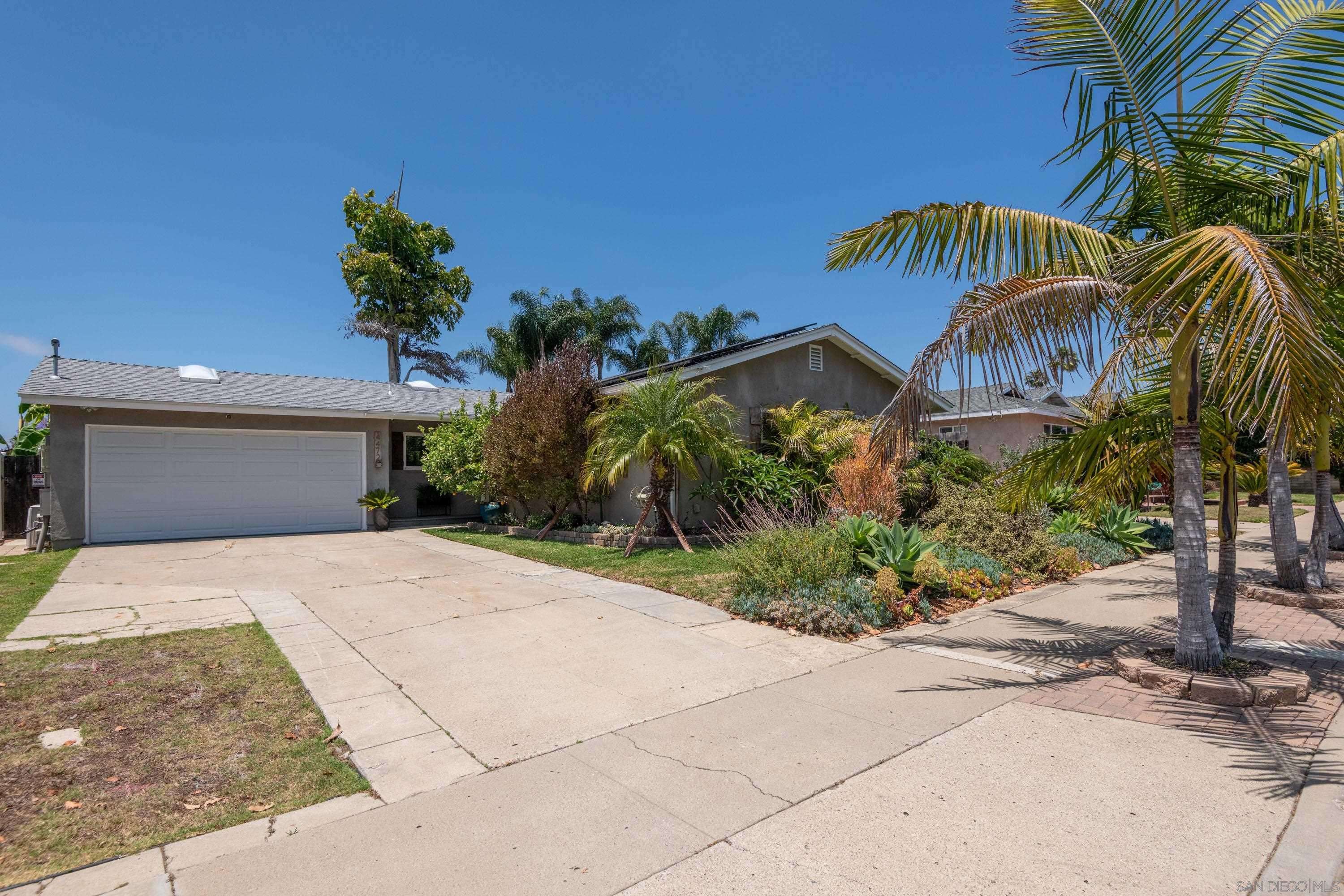 San Diego, CA 92117,4472 Huerfano Ave