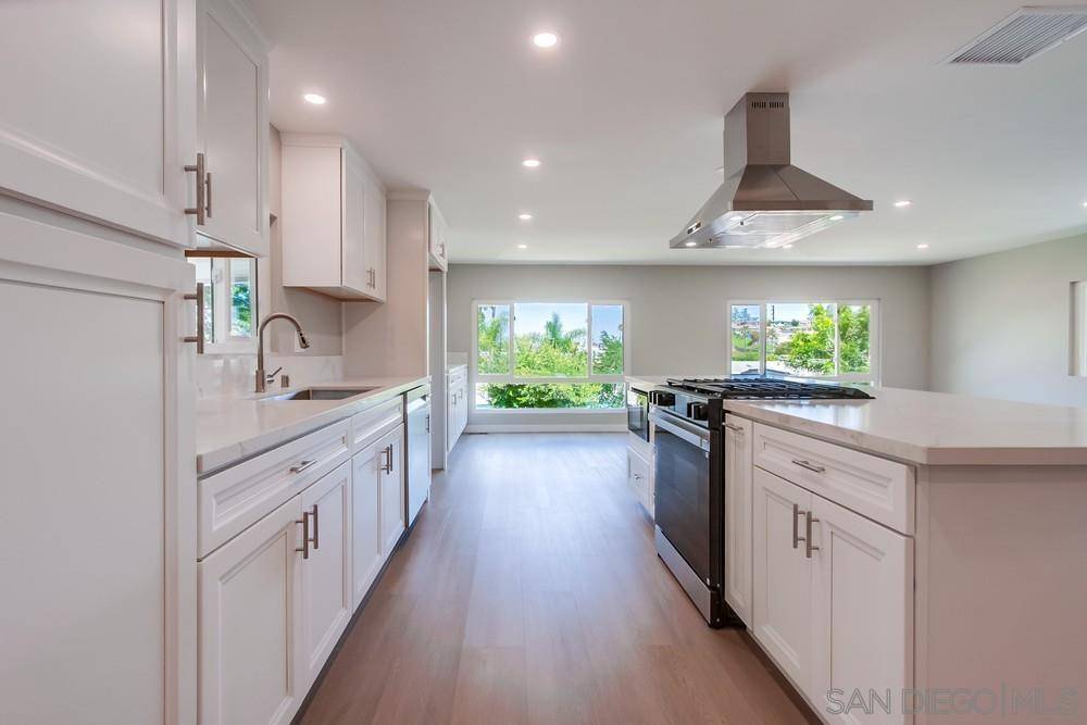 San Marcos, CA 92078,1145 E Barham Dr. #204