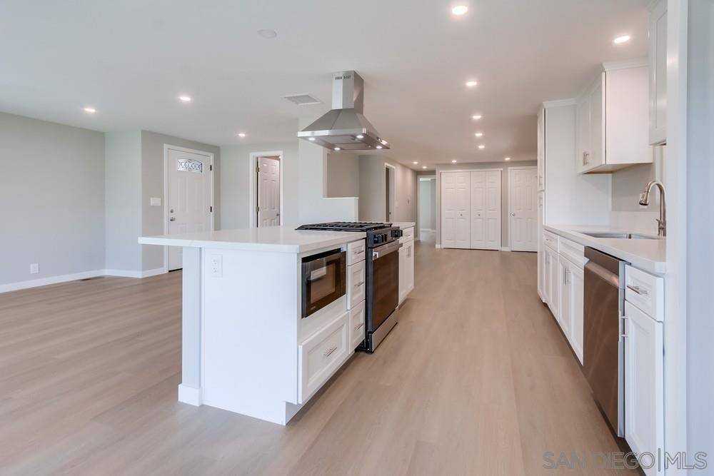 San Marcos, CA 92078,1145 E Barham Dr. #204