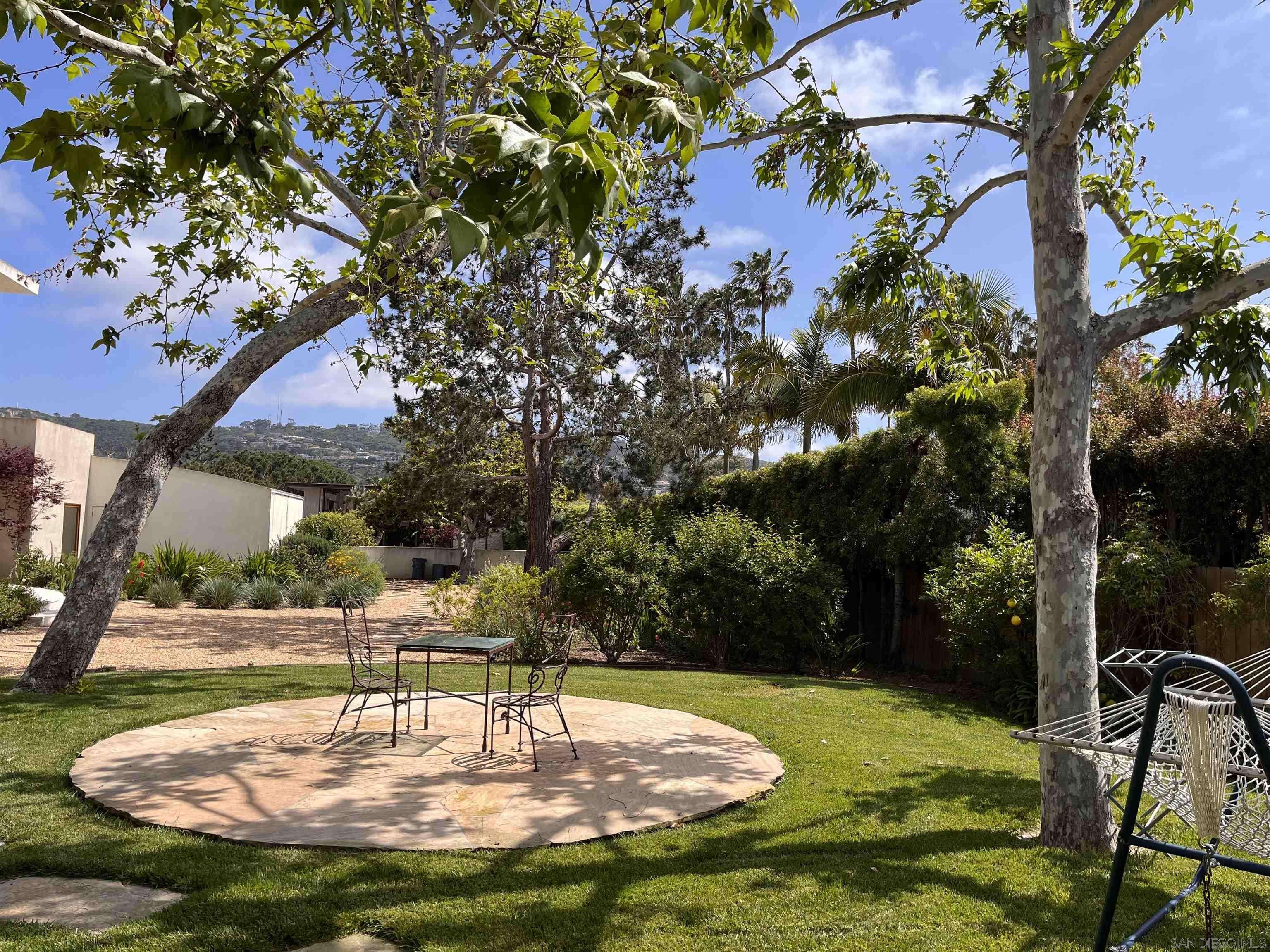 La Jolla, CA 92037,2330 Calle del Oro #Guest House