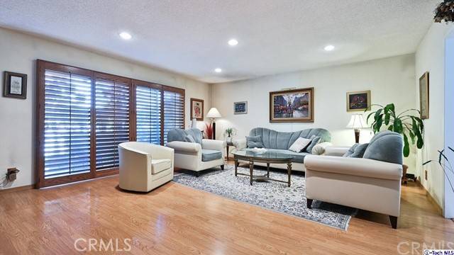 Burbank, CA 91504,9761 Via Nola