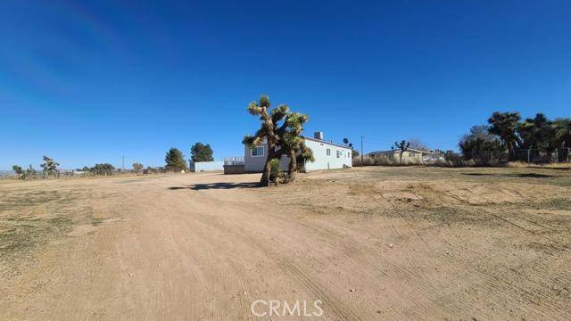 Phelan, CA 92371,5949 Coyote Road