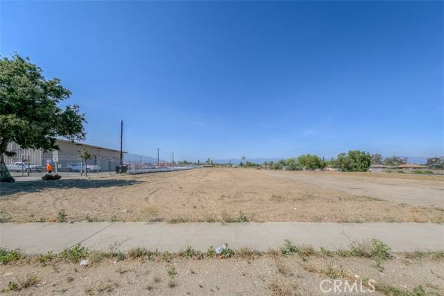 Fontana, CA 92335,17630 Arrow