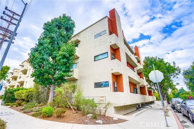 Studio City, CA 91604,12401 Moorpark Street #202