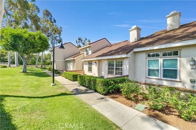 Irvine, CA 92612,5 Wellesley #12