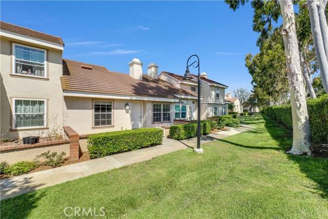 Irvine, CA 92612,5 Wellesley #12