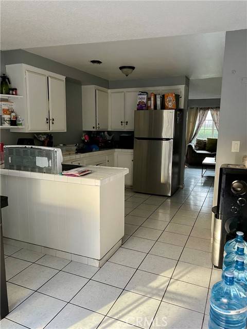 Santa Ana, CA 92701,521 S Lyon Street #83