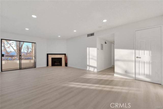 Glendale, CA 91204,460 Oak Street #201