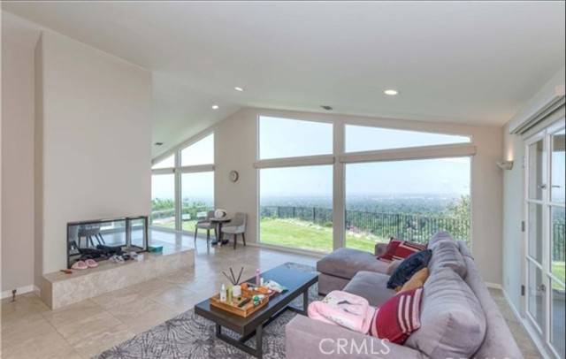Altadena, CA 91001,2966 Zane Grey