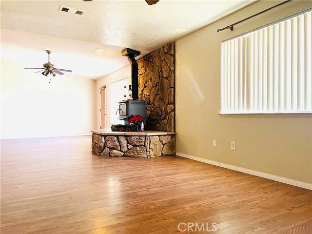 Oak Hills, CA 92344,10335 Columbine Road