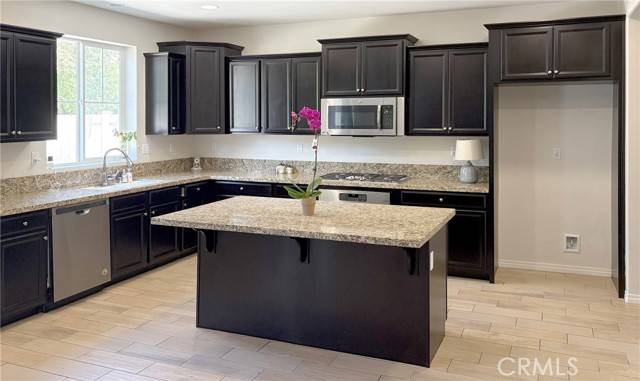 Eastvale, CA 92880,14247 Symphony Court