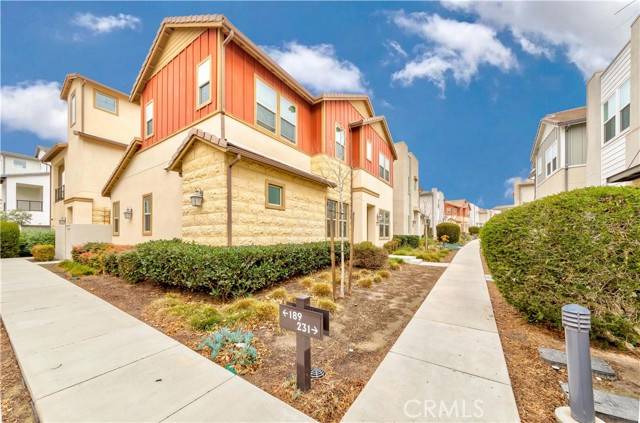 Irvine, CA 92618,191 Frame
