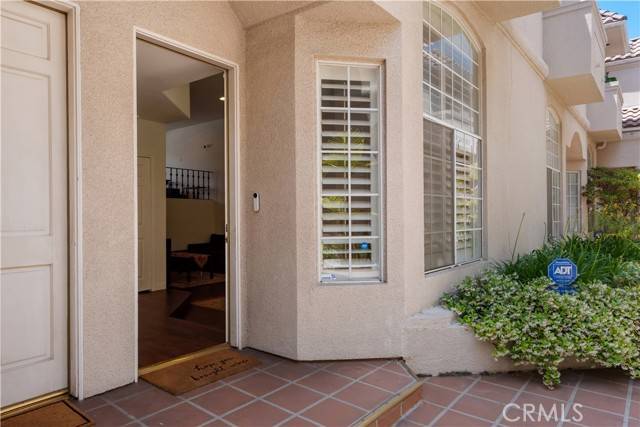 Los Angeles, CA 90046,813 N Martel Avenue #2