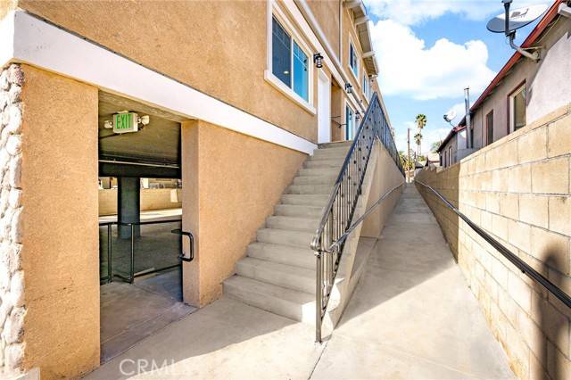 Los Angeles, CA 90032,5639 N Huntington Drive #9
